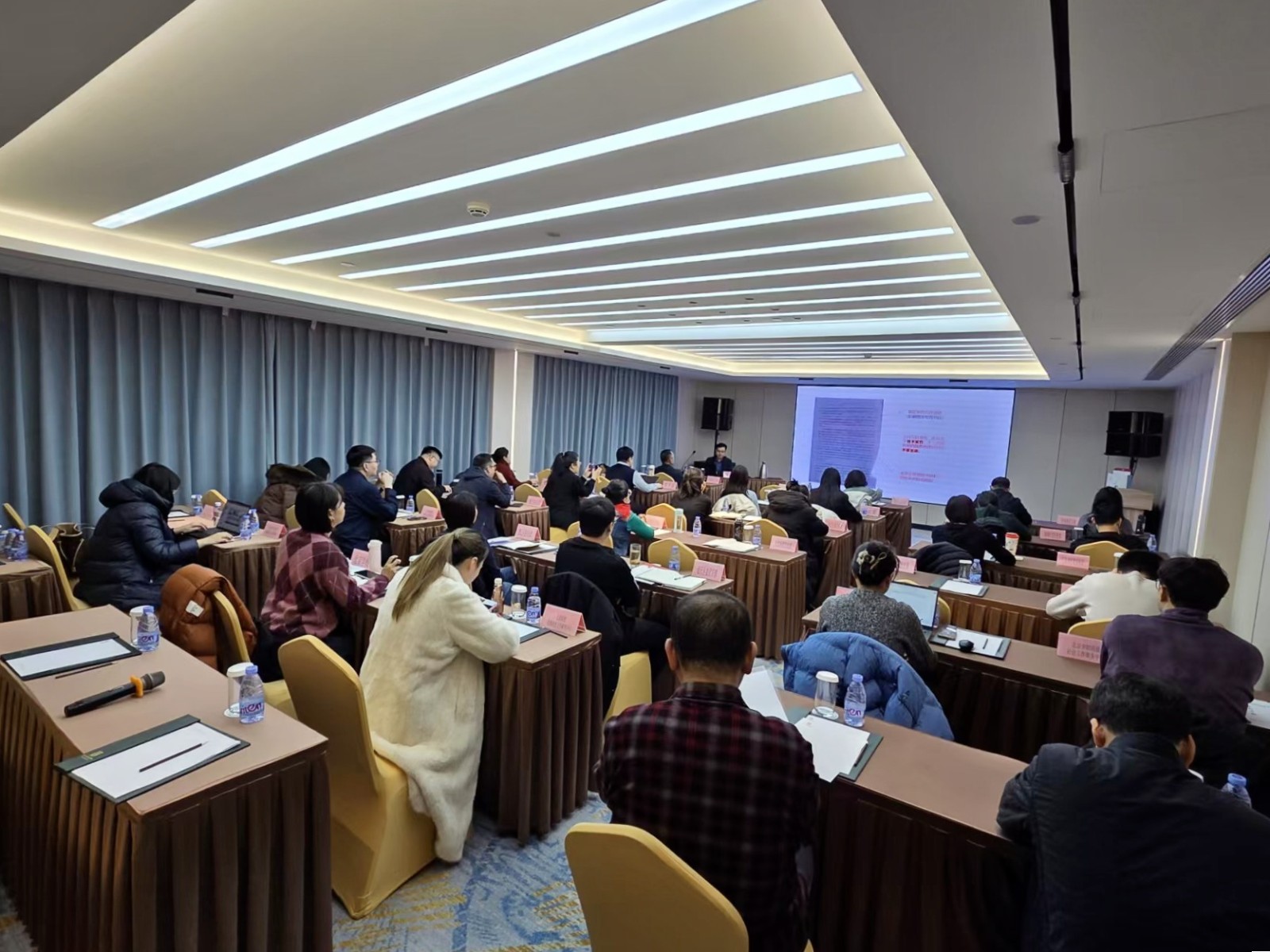 2025-12-12-17-39-59_6017628351802086_6521237911078812672.jpg 2025-12-12-17-39-59_6017628351802086_6521237911078812672.jpg